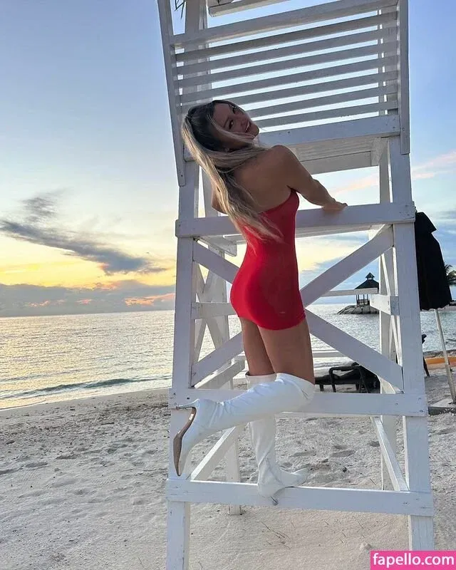 Izzi Dame Onlyfans Photo Gallery 