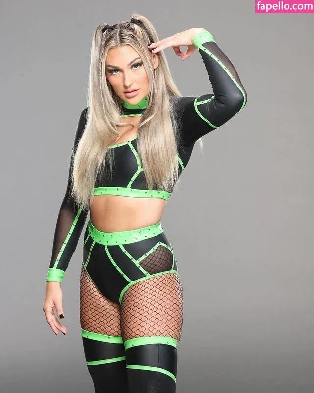 Izzi Dame Onlyfans Photo Gallery 