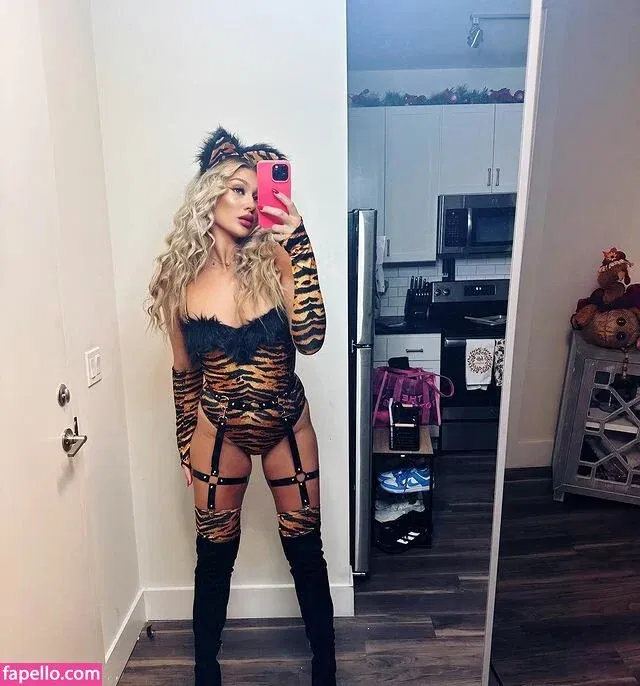 Izzi Dame Onlyfans Photo Gallery 