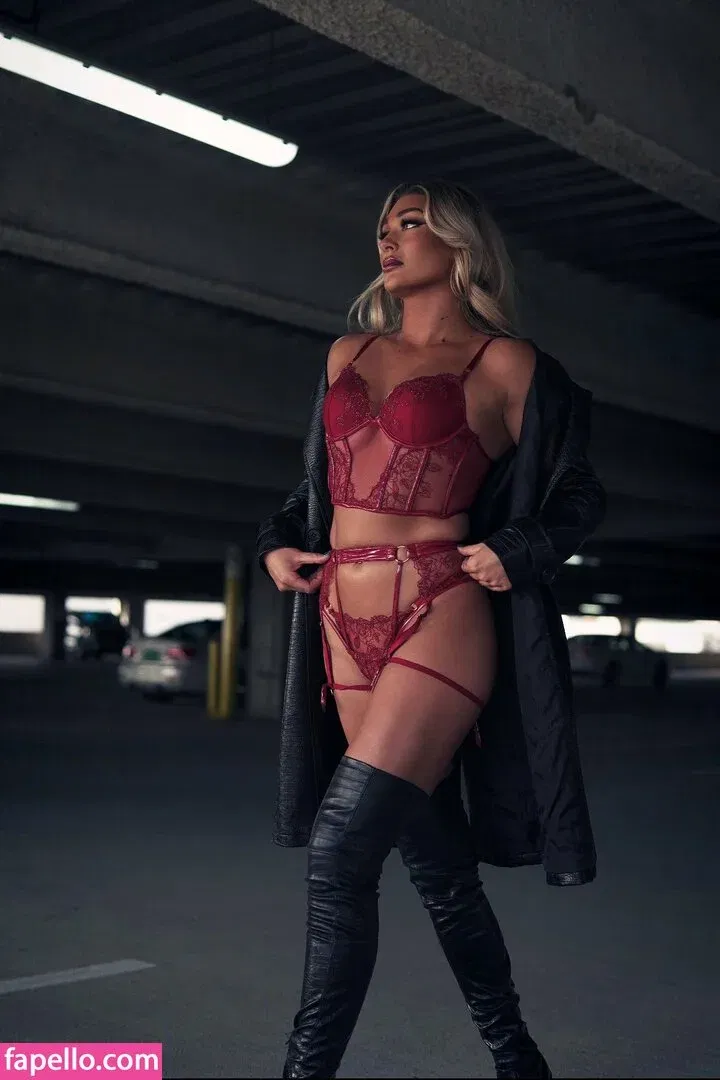 Izzi Dame Onlyfans Photo Gallery 