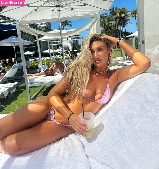 Izzi Dame Onlyfans Photo Gallery 