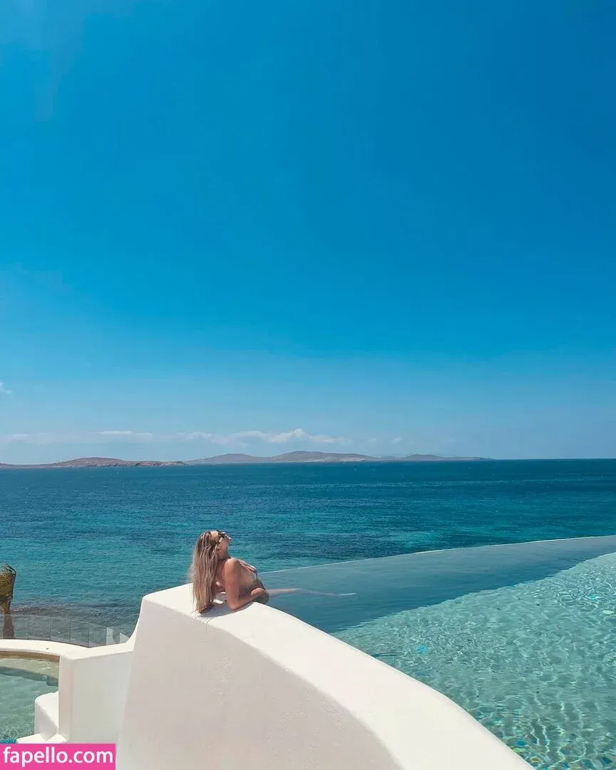 Izzi Dame Onlyfans Photo Gallery 