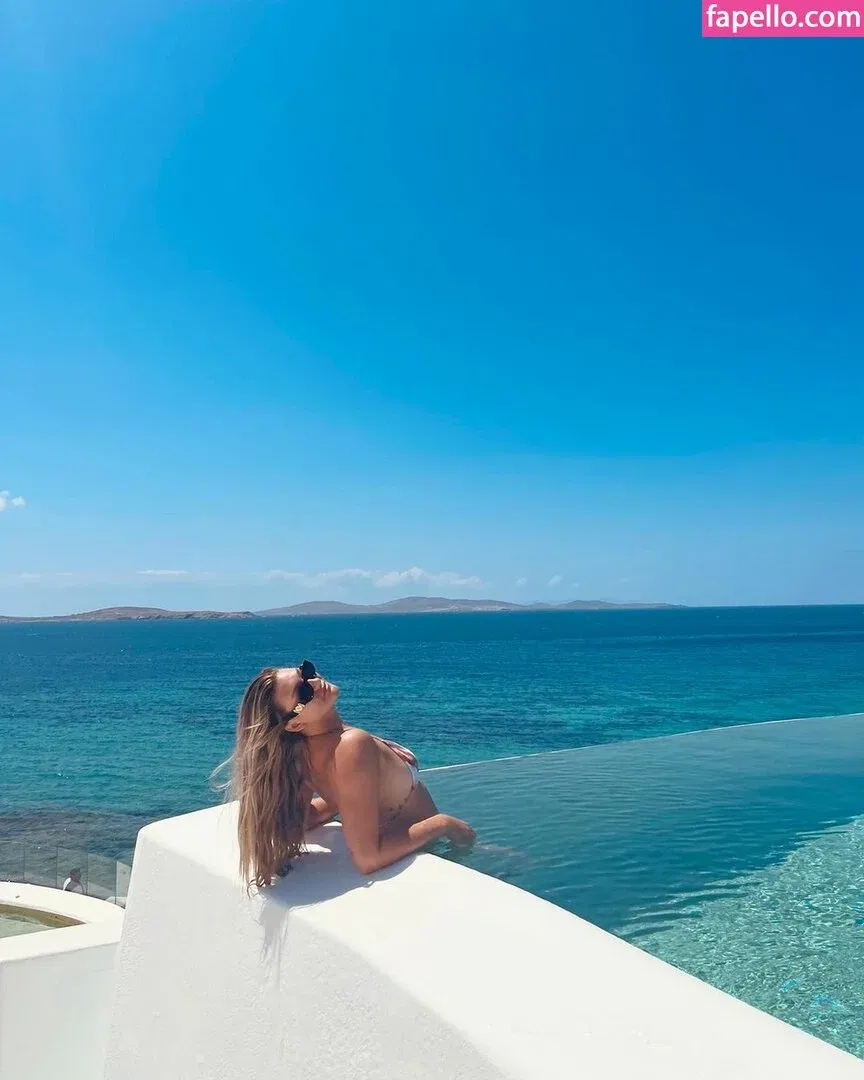 Izzi Dame Onlyfans Photo Gallery 