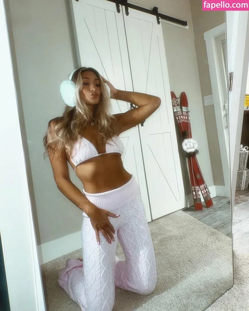 Izzi Dame Onlyfans Photo Gallery 