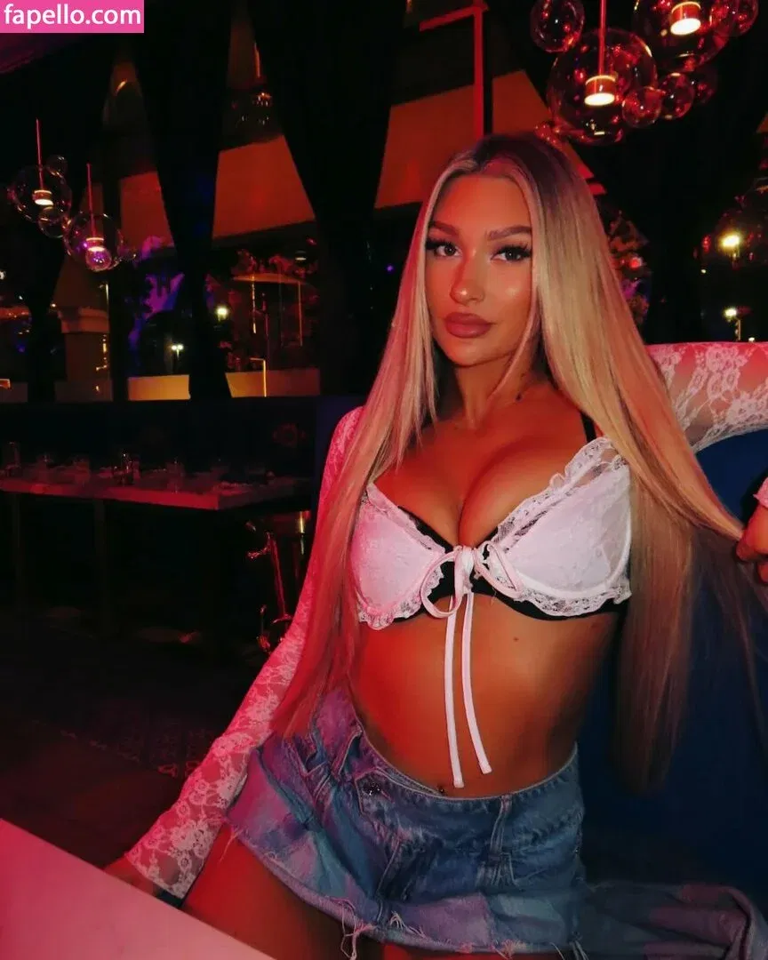 Izzi Dame Onlyfans Photo Gallery 