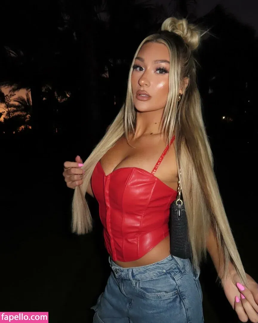 Izzi Dame Onlyfans Photo Gallery 