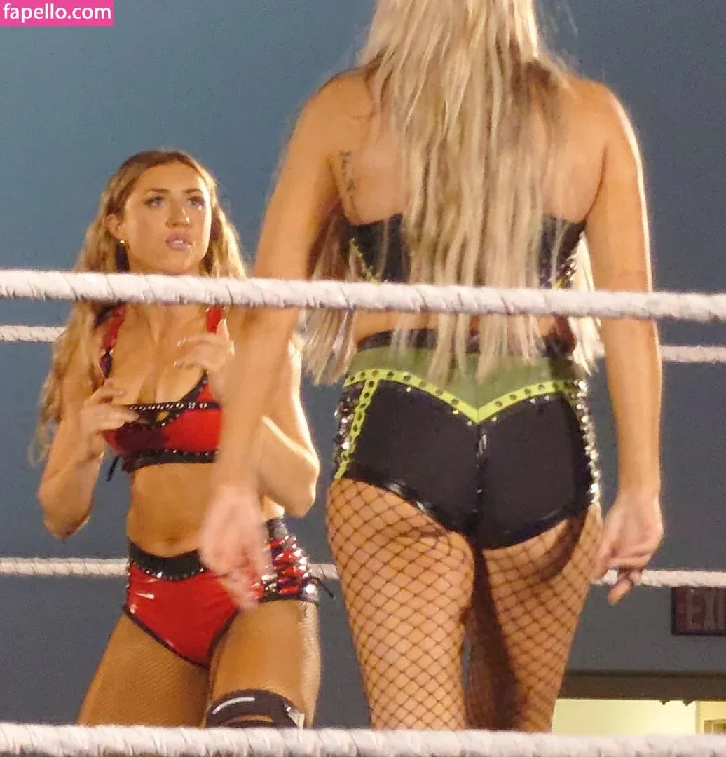 Izzi Dame Onlyfans Photo Gallery 