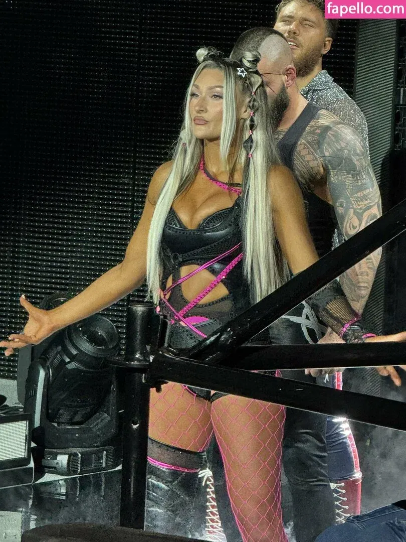 Izzi Dame Onlyfans Photo Gallery 