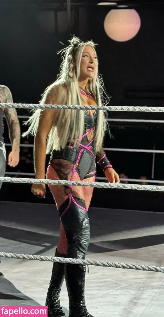 Izzi Dame Onlyfans Photo Gallery 