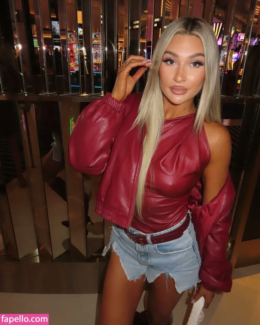 Izzi Dame Onlyfans Photo Gallery 