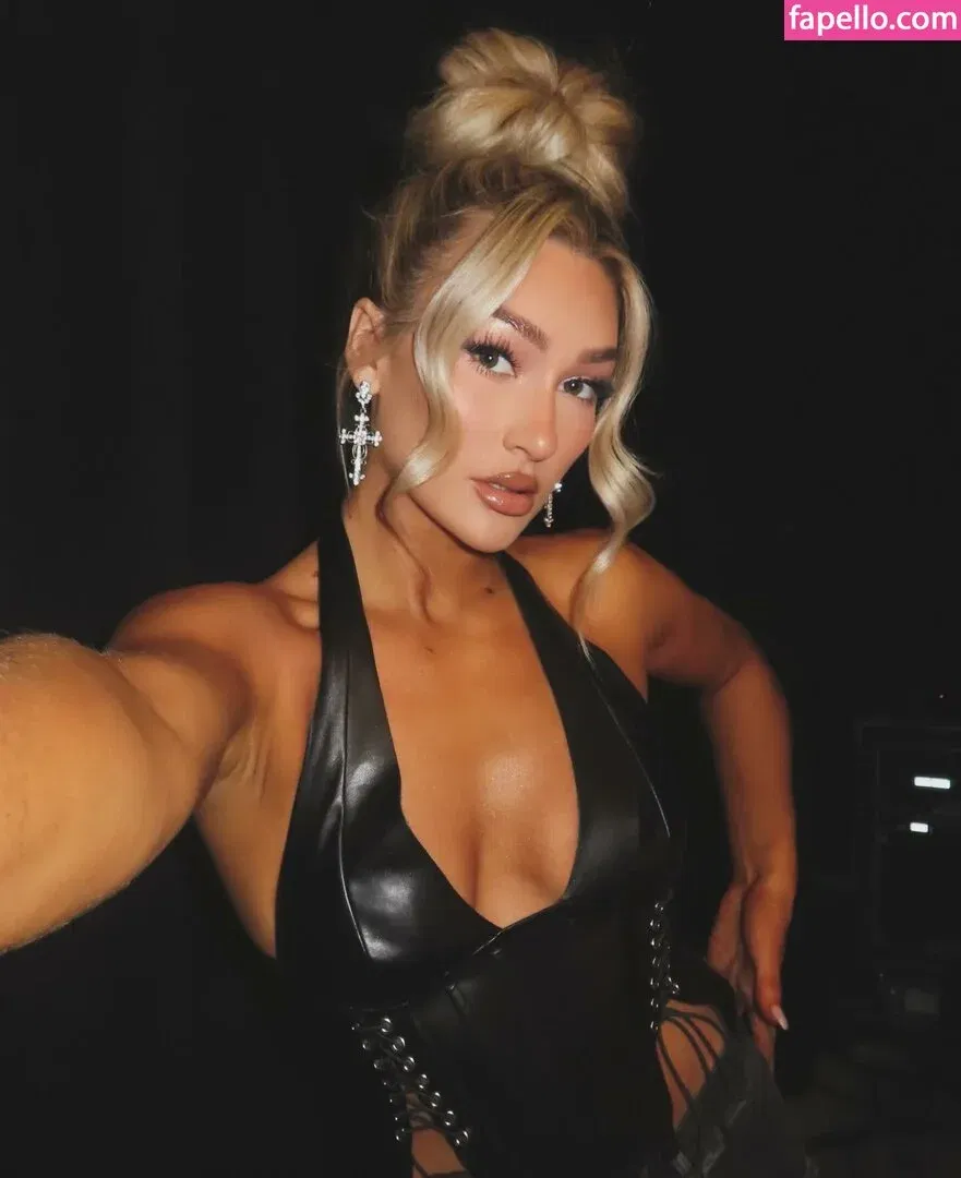 Izzi Dame Onlyfans Photo Gallery 