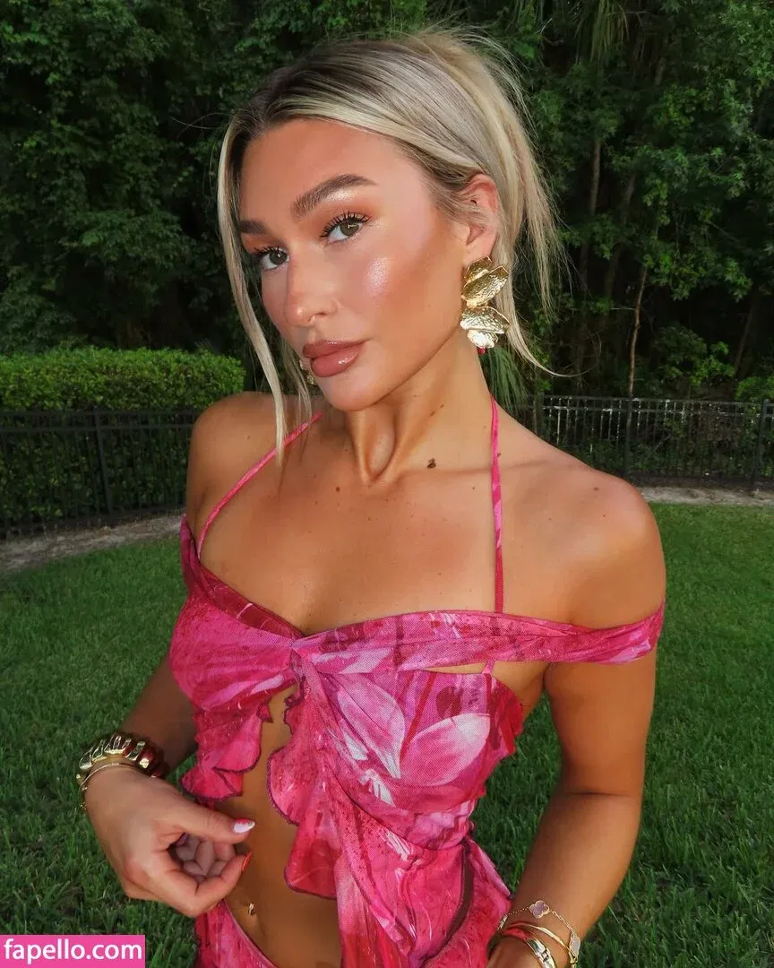 Izzi Dame Onlyfans Photo Gallery 