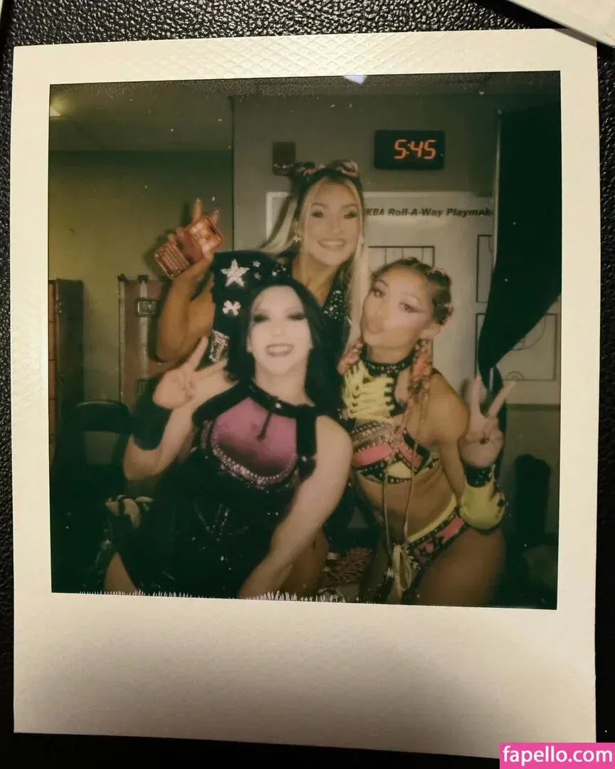 Izzi Dame Onlyfans Photo Gallery 