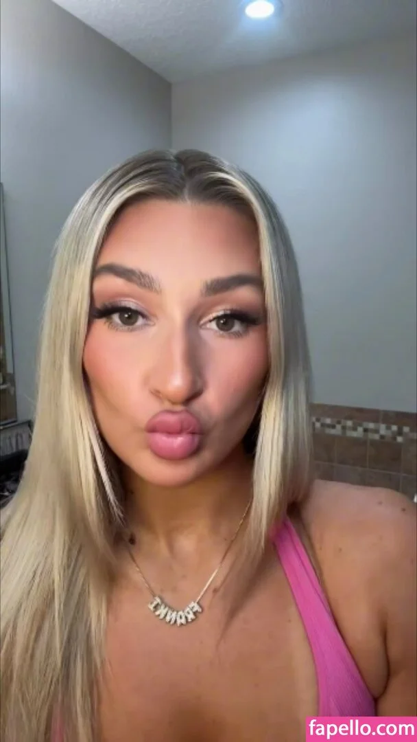 Izzi Dame Onlyfans Photo Gallery 