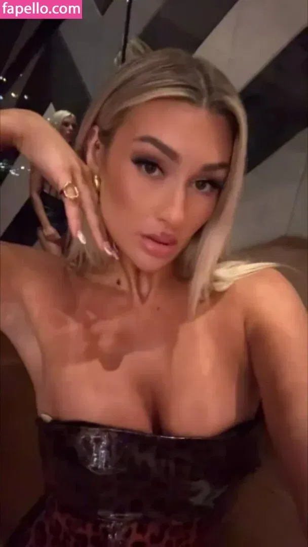 Izzi Dame Onlyfans Photo Gallery 