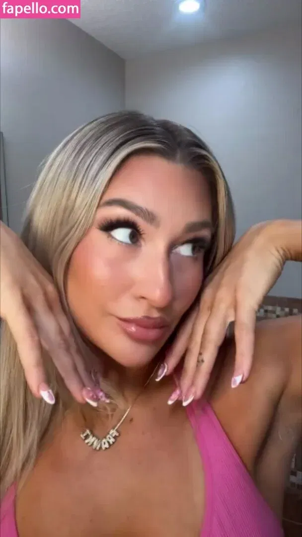 Izzi Dame Onlyfans Photo Gallery 