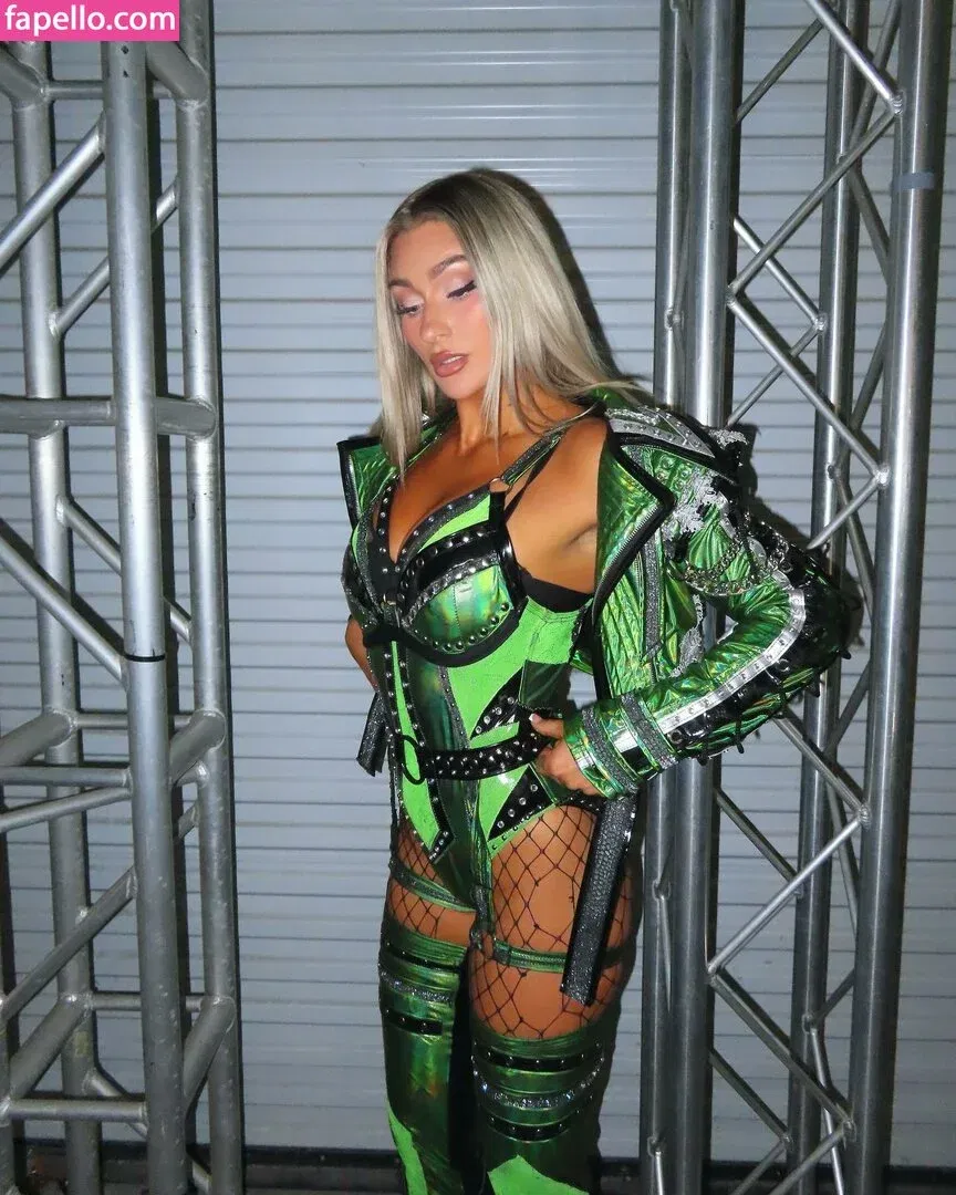 Izzi Dame Onlyfans Photo Gallery 