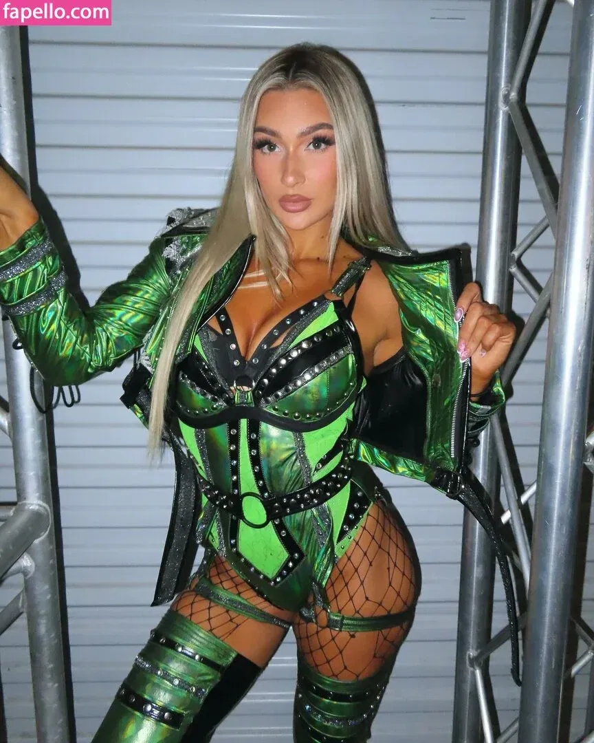 Izzi Dame Onlyfans Photo Gallery 