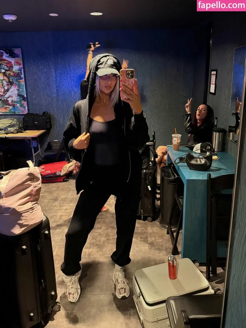 Izzi Dame Onlyfans Photo Gallery 