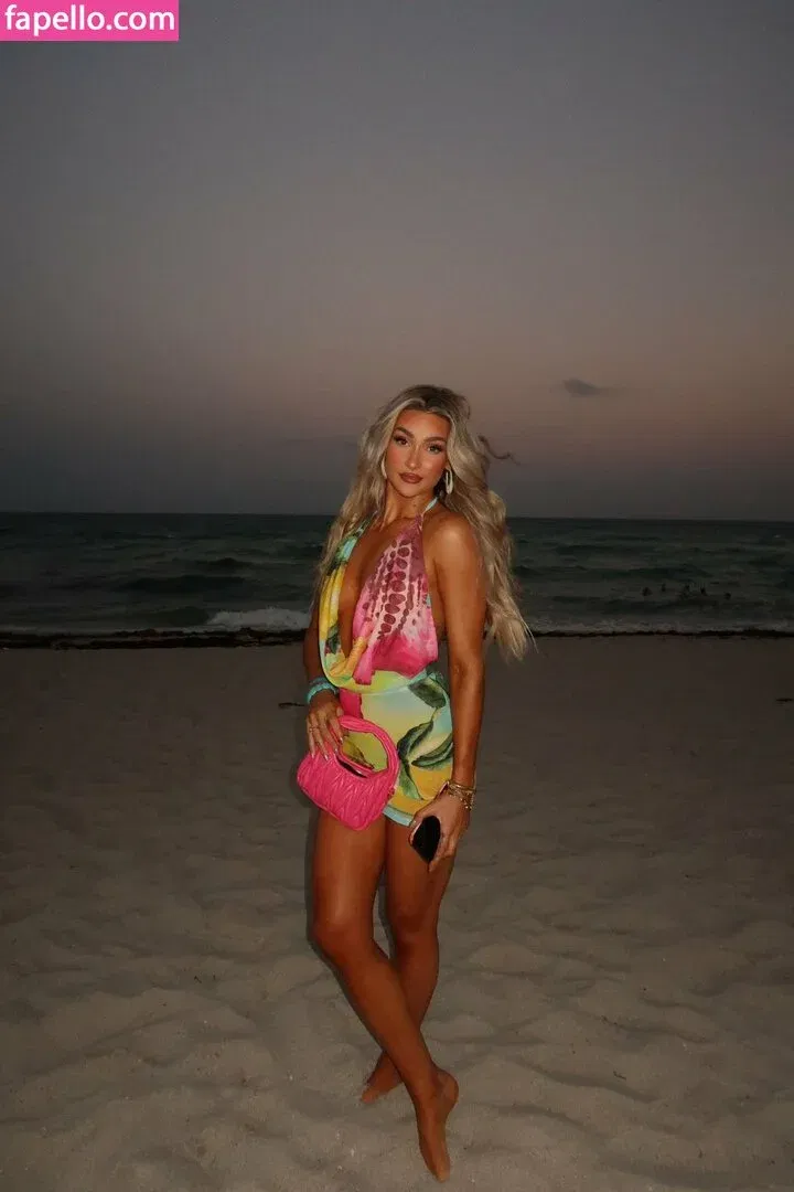 Izzi Dame Onlyfans Photo Gallery 