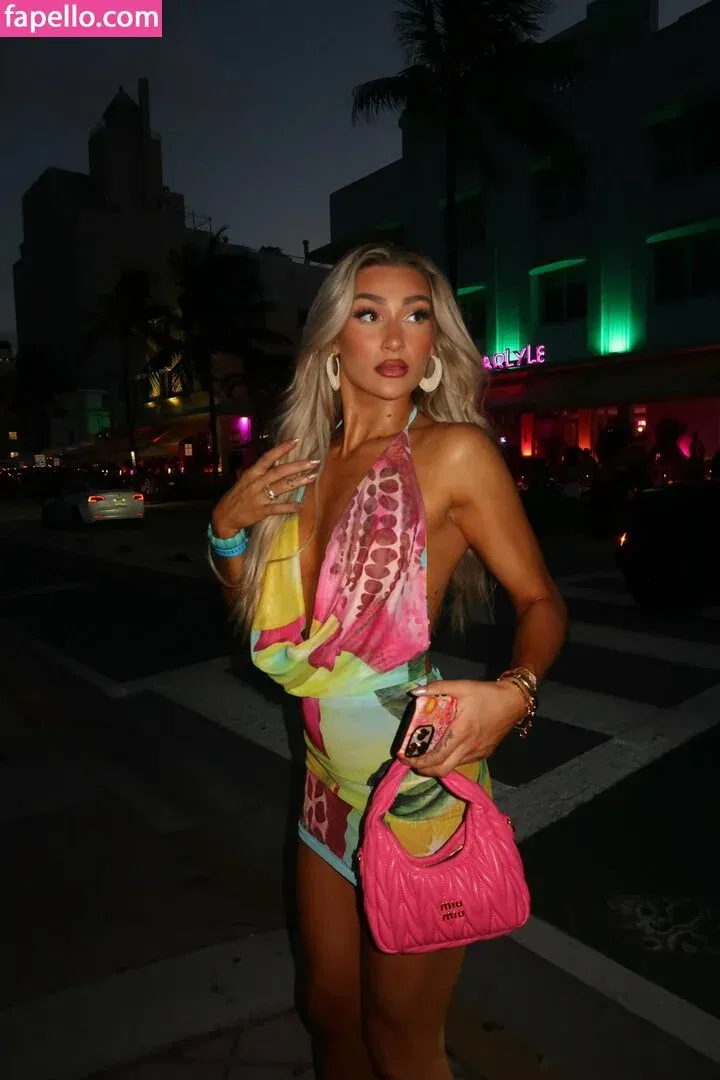 Izzi Dame Onlyfans Photo Gallery 