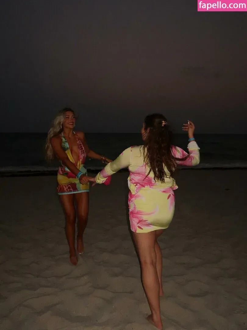 Izzi Dame Onlyfans Photo Gallery 