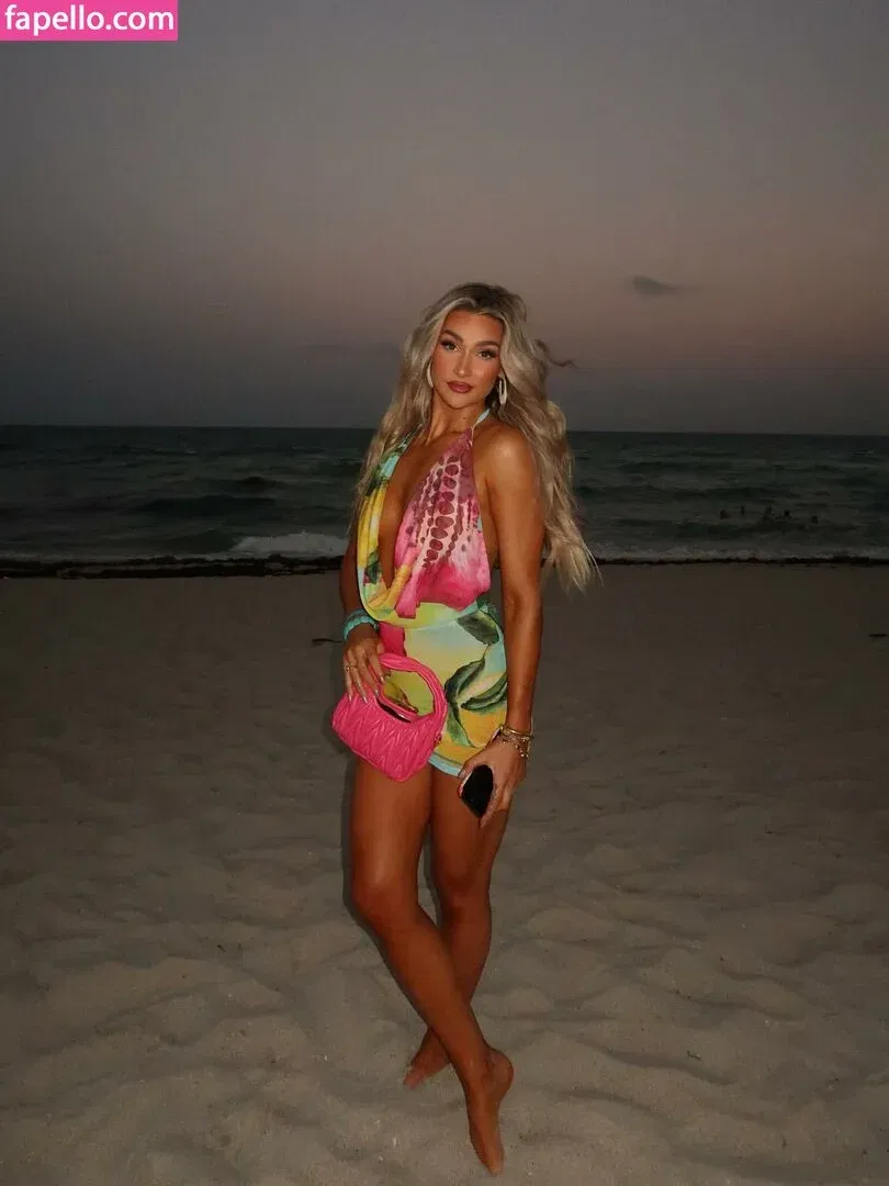 Izzi Dame Onlyfans Photo Gallery 