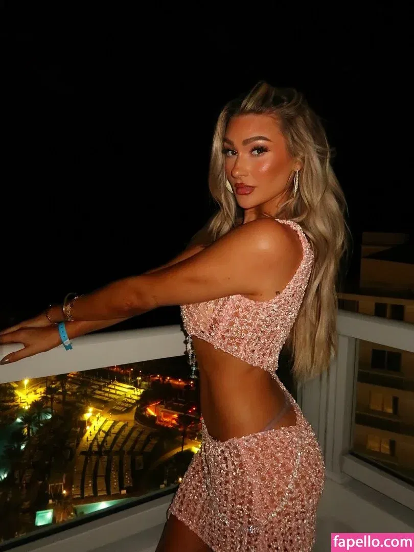 Izzi Dame Onlyfans Photo Gallery 