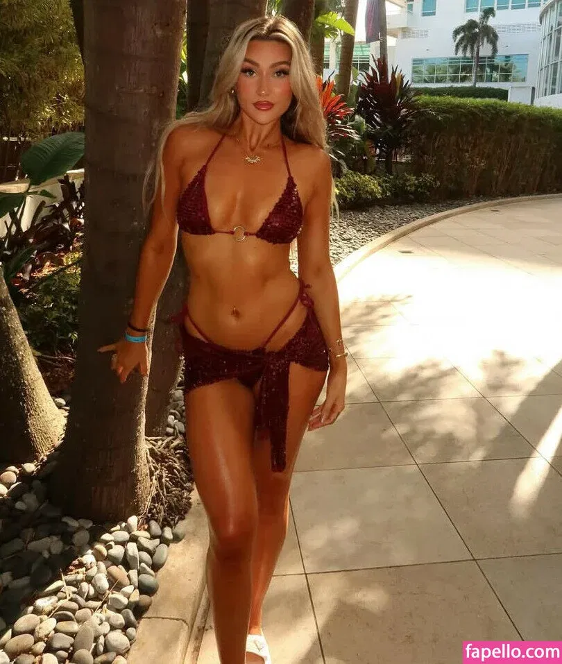 Izzi Dame Onlyfans Photo Gallery 