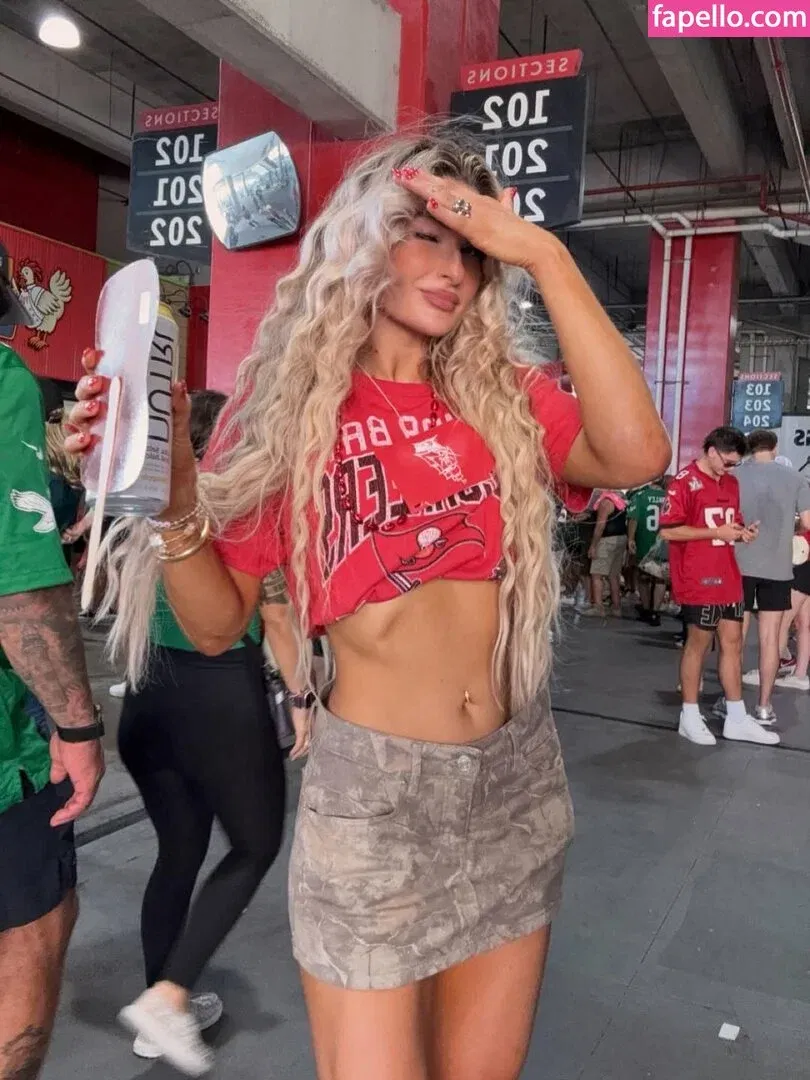 Izzi Dame Onlyfans Photo Gallery 