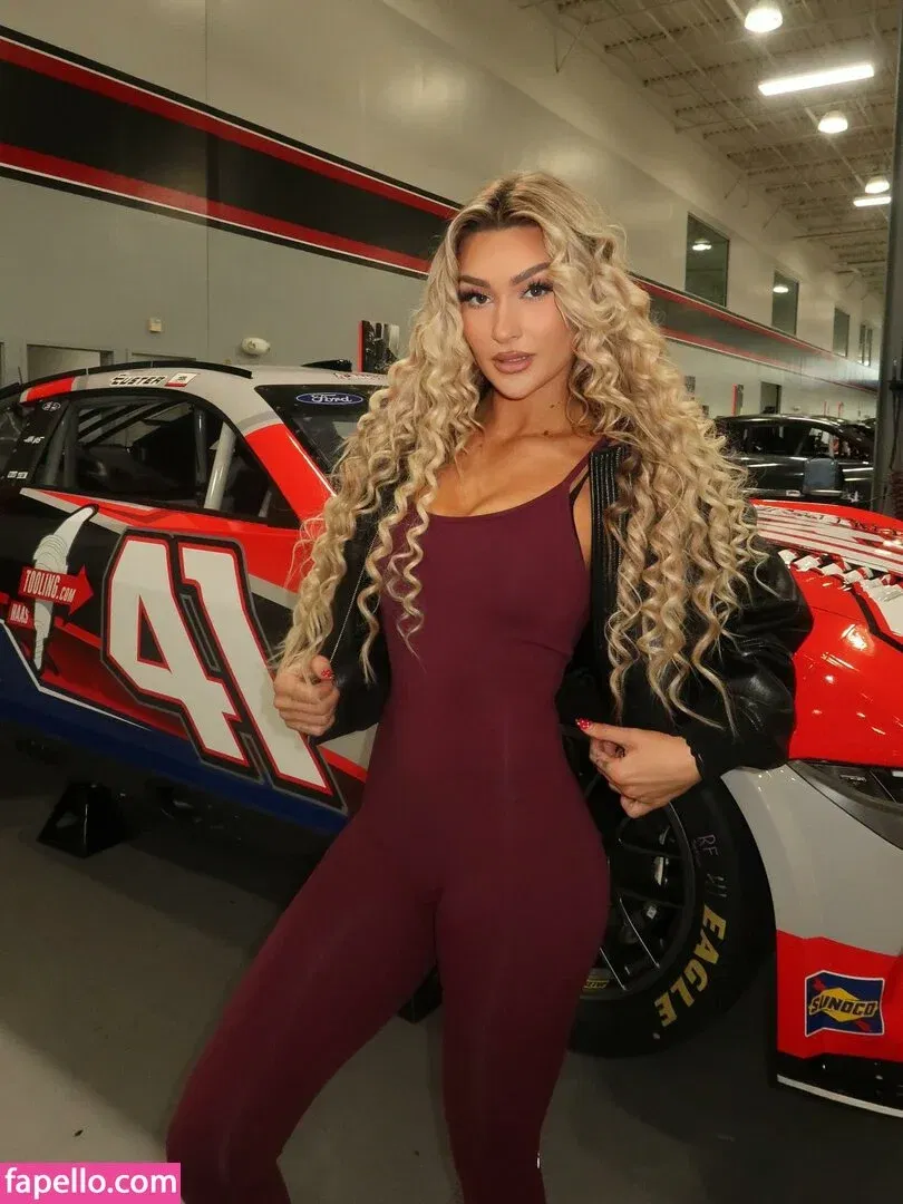 Izzi Dame Onlyfans Photo Gallery 