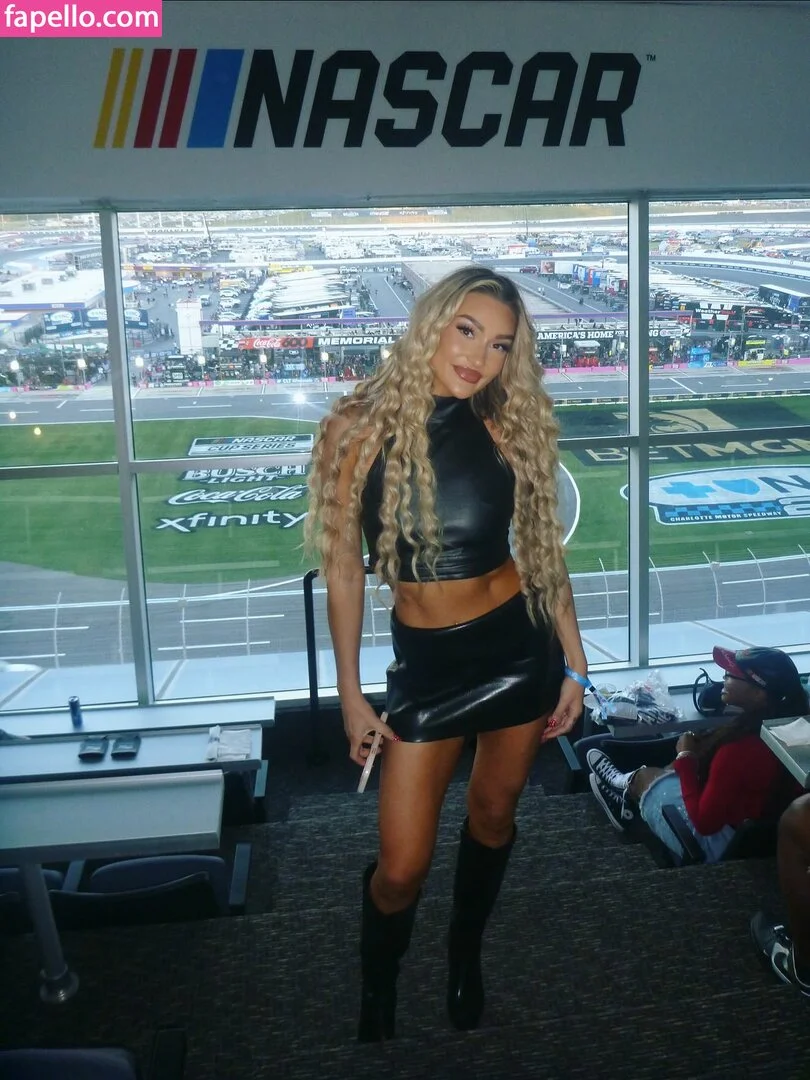 Izzi Dame Onlyfans Photo Gallery 