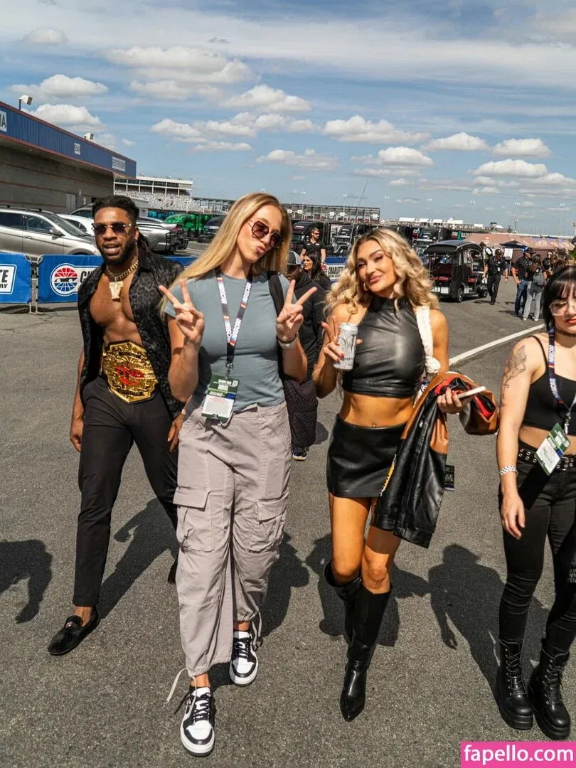 Izzi Dame Onlyfans Photo Gallery 