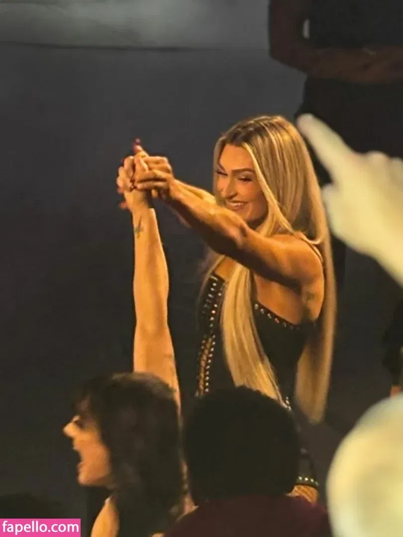 Izzi Dame Onlyfans Photo Gallery 