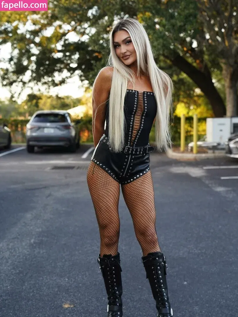 Izzi Dame Onlyfans Photo Gallery 