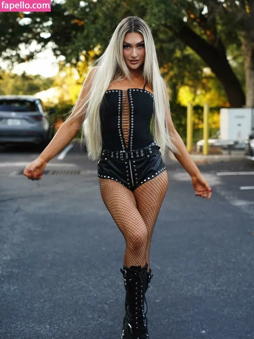 Izzi Dame Onlyfans Photo Gallery 