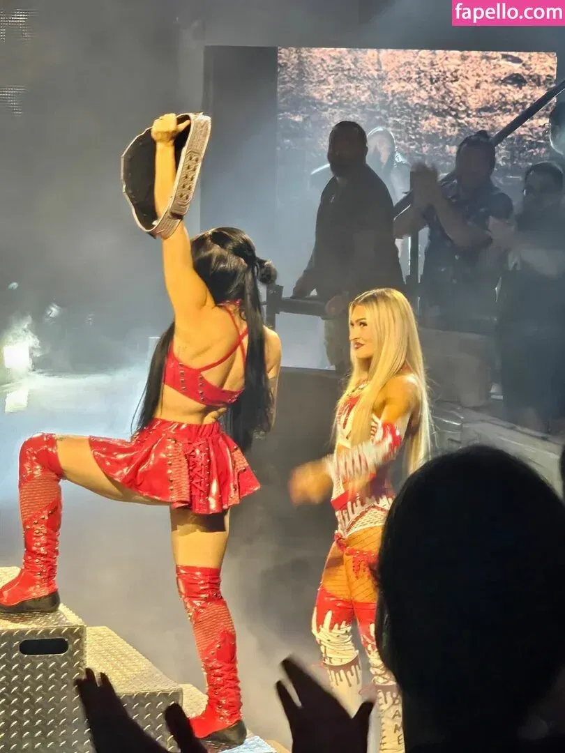 Izzi Dame Onlyfans Photo Gallery 