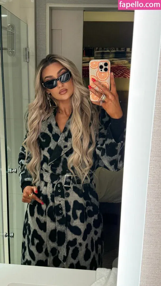 Izzi Dame Onlyfans Photo Gallery 