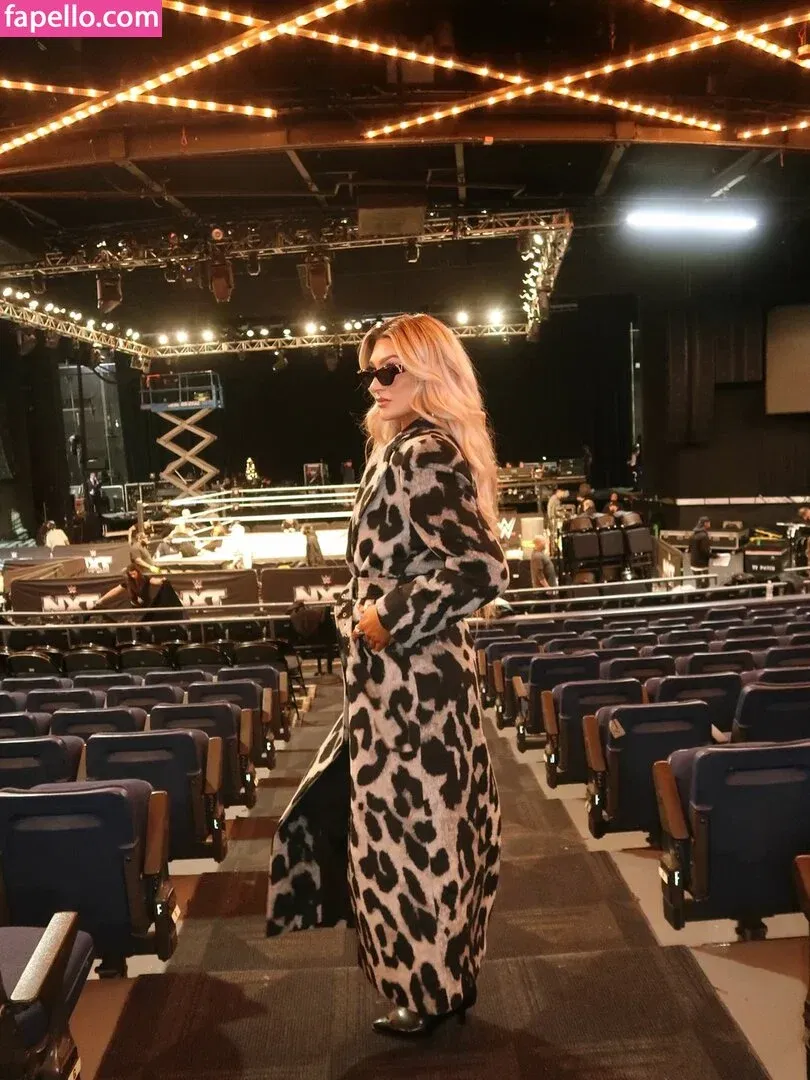 Izzi Dame Onlyfans Photo Gallery 