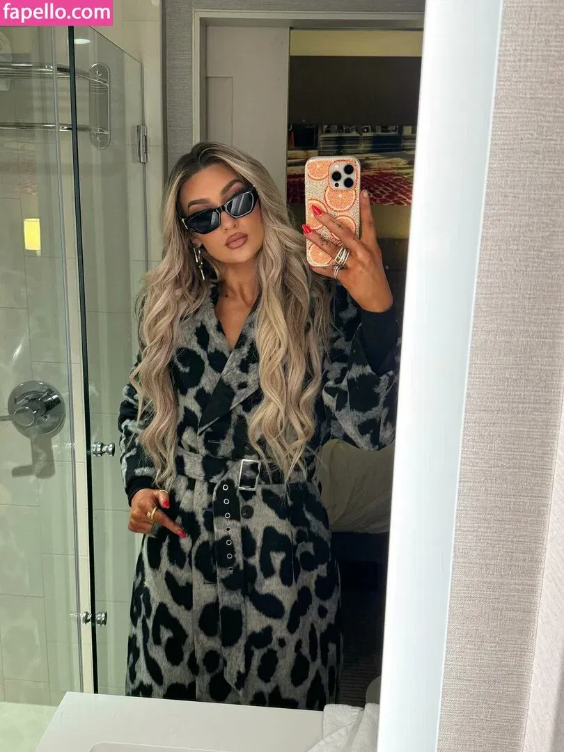 Izzi Dame Onlyfans Photo Gallery 