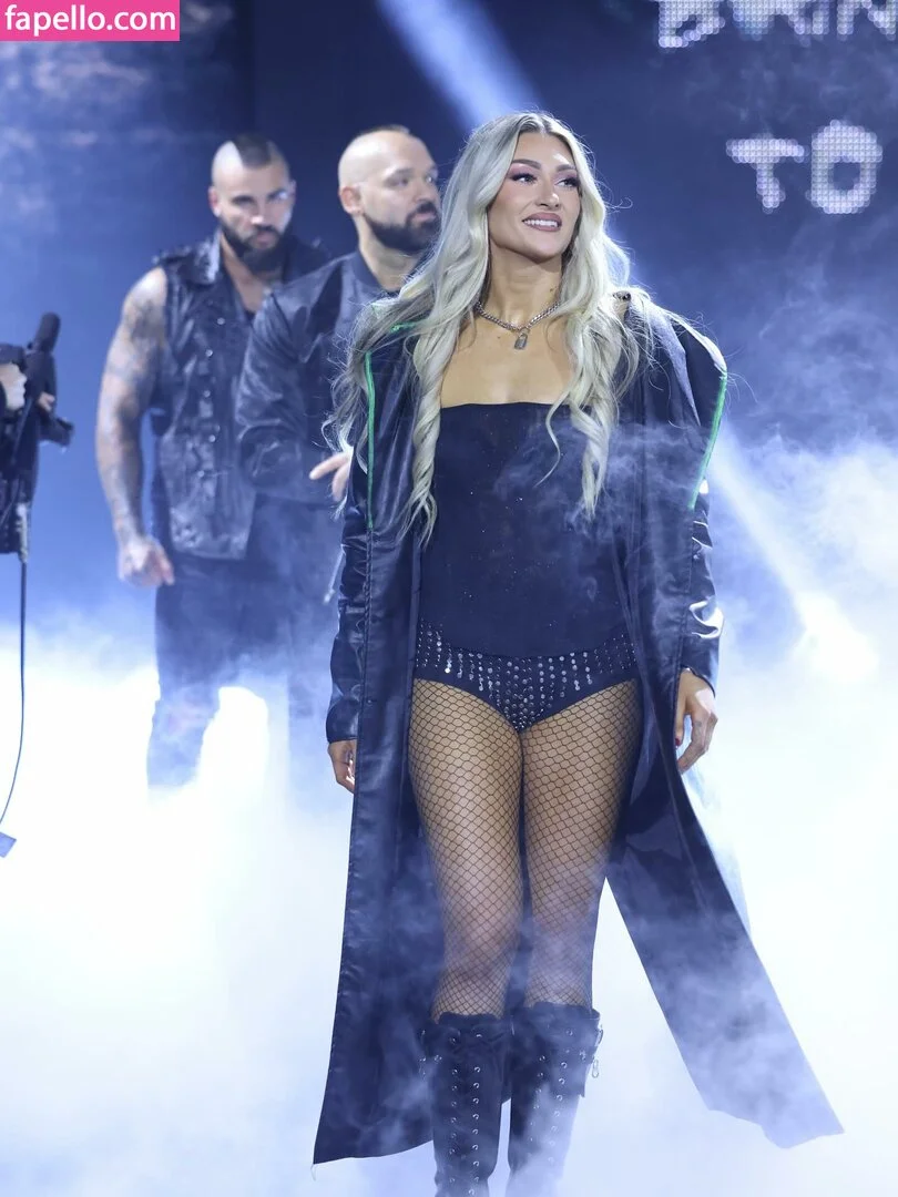 Izzi Dame Onlyfans Photo Gallery 