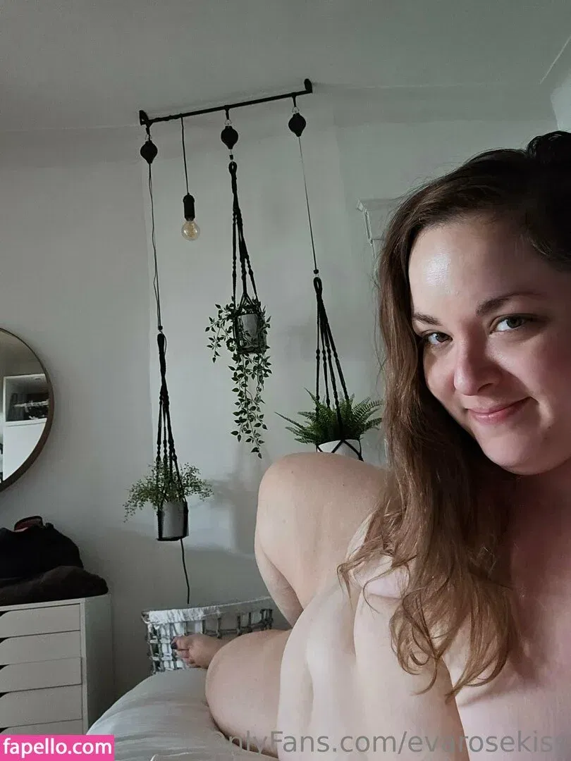 evarosekiss Onlyfans Photo Gallery 