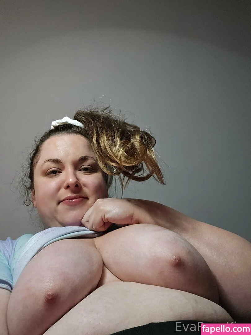 evarosekiss Onlyfans Photo Gallery 