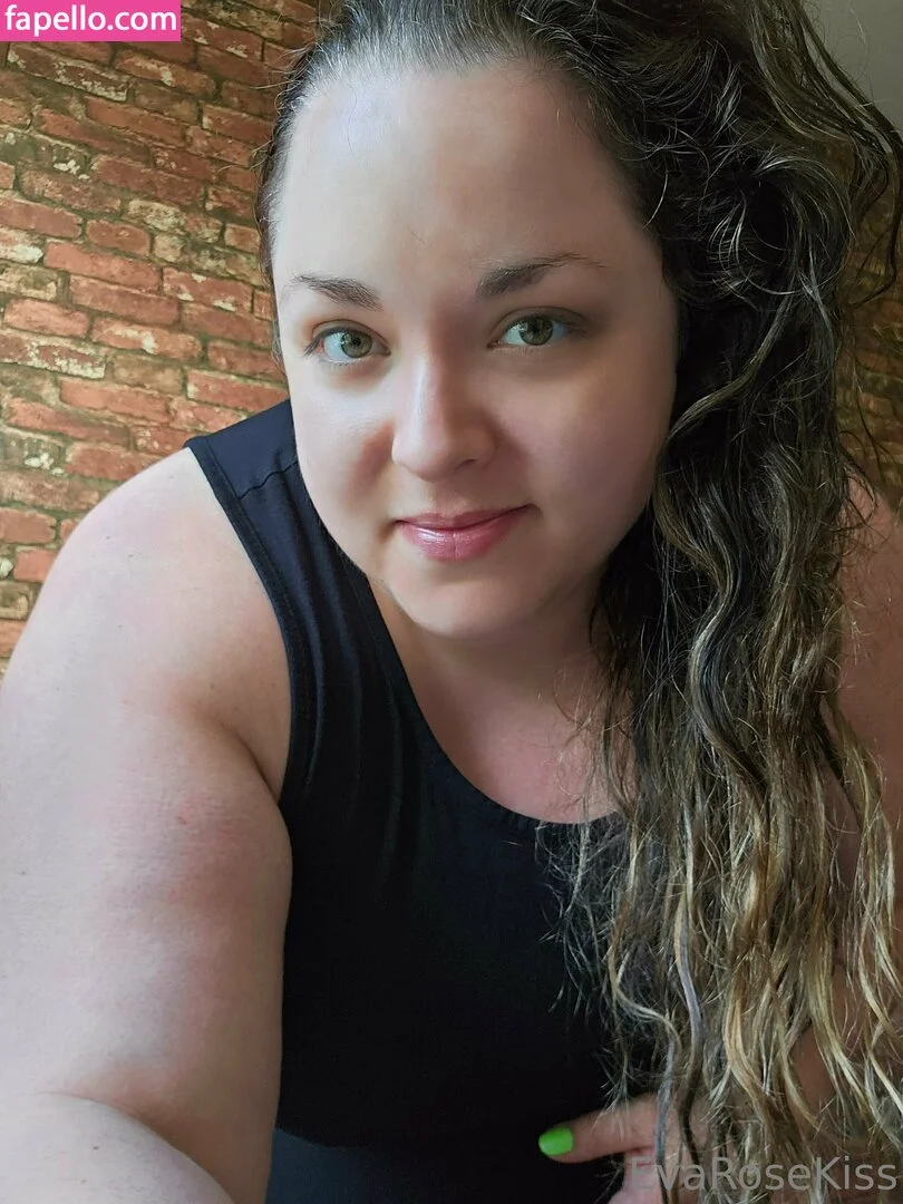 evarosekiss Onlyfans Photo Gallery 