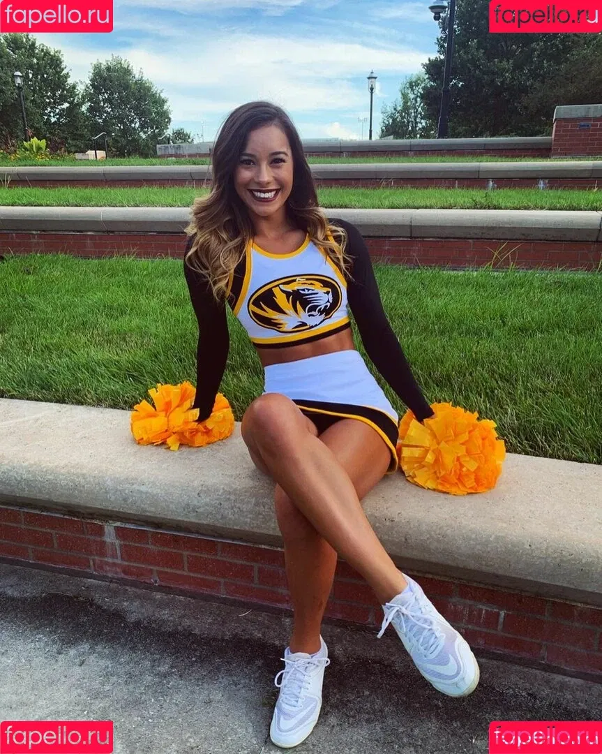 Sexy Cheerleaders Onlyfans Photo Gallery 