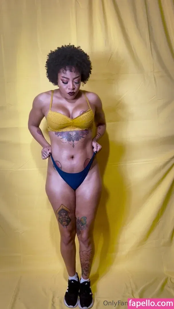 Leairis Cross Onlyfans Photo Gallery 