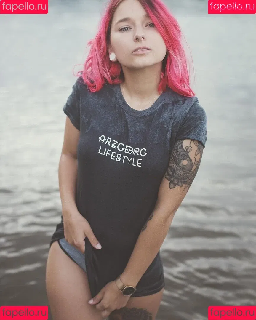 Lea Sophie Onlyfans Photo Gallery 