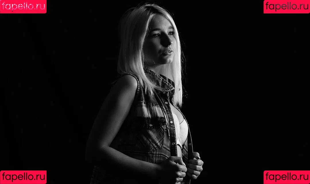 Lea Sophie Onlyfans Photo Gallery 