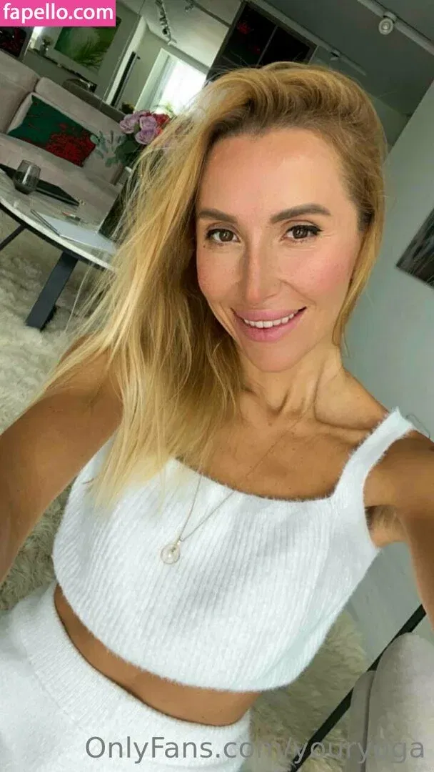 youryoga Onlyfans Photo Gallery 