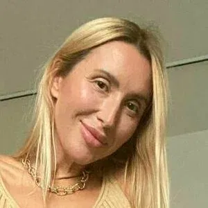 youryoga Onlyfans Photo Gallery 